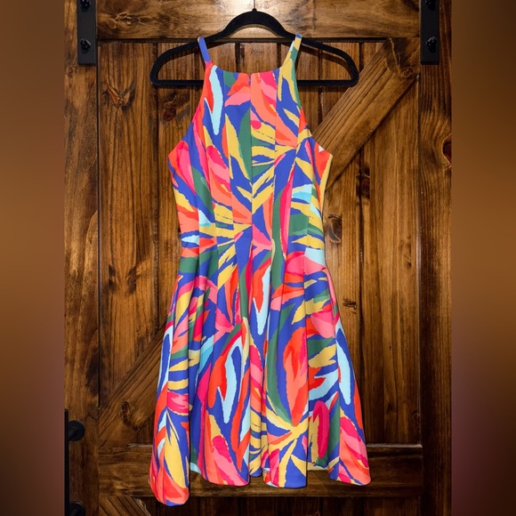 VINCE CAMUTO - Picture 2 of 4